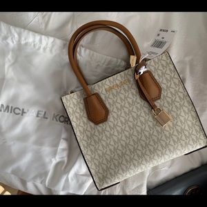 Authentic Michael Kors The Mercer Top Handle